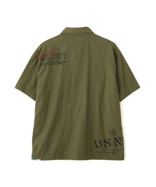 AVIREX(アヴィレックス)の「AGED-LOOK S/S UTILITY SHIRT / エイジド ルック ショートスリーブ ユーティリティ シャツ / AVIREX / アヴィレックス(シャツ/ブラウス・メンズ・オリーブ系・M/2XL/XL/L)」の2枚目の写真