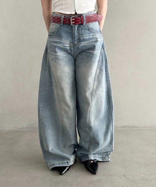 Bamm(バム)の「ヴィンテージ加工ワイドデニムパンツ(デニムパンツ・レディース・ライトブルー/ブルー・M)」の3枚目の写真