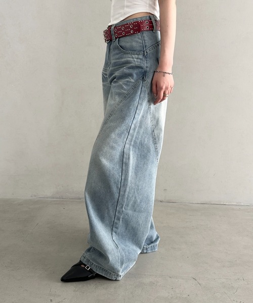 Bamm(バム)の「ヴィンテージ加工ワイドデニムパンツ(デニムパンツ・レディース・ライトブルー/ブルー・M)」の5枚目の写真