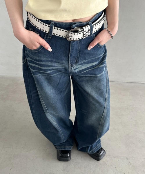 Bamm(バム)の「ヴィンテージ加工ワイドデニムパンツ(デニムパンツ・レディース・ライトブルー/ブルー・M)」の14枚目の写真