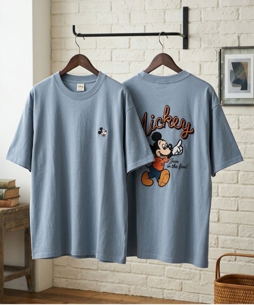 Disney(ディズニー)の「【DISNEY/ディズニー】ミッキーマウス サガラ刺繍半袖Tシャツ/ユニセックス(Tシャツ/カットソー・メンズ・スミクロ/サックスブルー/グレイッシュベージュ/オフホワイト・LARGE/MEDIUM)」の2枚目の写真
