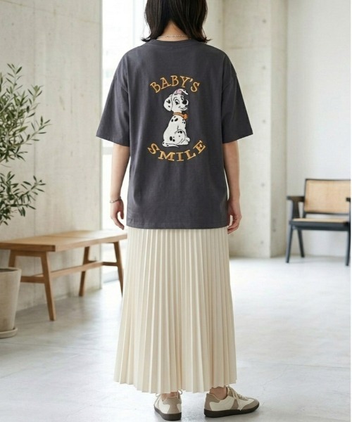 Disney(ディズニー)の「【DISNEY/ディズニー】ミッキーマウス サガラ刺繍半袖Tシャツ/ユニセックス(Tシャツ/カットソー・メンズ・スミクロ/サックスブルー/グレイッシュベージュ/オフホワイト・LARGE/MEDIUM)」の21枚目の写真