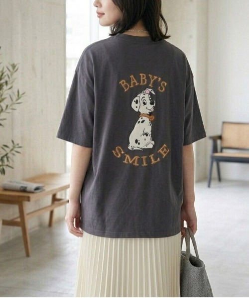 Disney(ディズニー)の「【DISNEY/ディズニー】ミッキーマウス サガラ刺繍半袖Tシャツ/ユニセックス(Tシャツ/カットソー・メンズ・スミクロ/サックスブルー/グレイッシュベージュ/オフホワイト・LARGE/MEDIUM)」の18枚目の写真