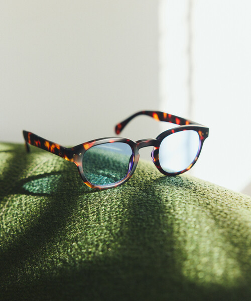 IZIPIZI(イジピジ)の「IZIPIZI/イジピジ SUN LIGHT COLOR #E ファッション用グラス(サングラス・レディース・チャコールグレー/ブラウン/ブラウン系その他/ブラック/ベージュ・ONE SIZE)」の8枚目の写真