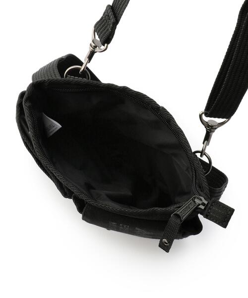 AVIREX(アヴィレックス)の「EAGLE POLYESTER WAIST BAG / AVX342L(ショルダーバッグ・レディース・ベージュ/カーキ・F)」の11枚目の写真