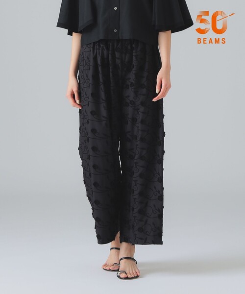 EFFE BEAMS（エッフェビームス）の「フラワー イージー パンツ（その他パンツ・レディース・オフホワイト/ブラック・36/38）」の2枚目の写真