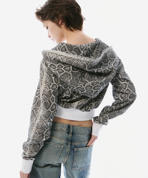 BLONDEY(ブロンディ)の「CROPPED ZIP HOODIE(パーカー・レディース・パイソン/カモフラージュ・FREE)」の18枚目の写真
