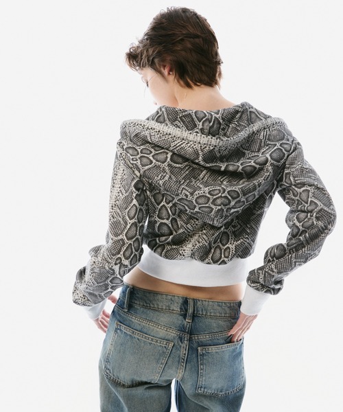 BLONDEY(ブロンディ)の「CROPPED ZIP HOODIE(パーカー・レディース・パイソン/カモフラージュ・FREE)」の19枚目の写真