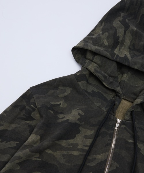 BLONDEY(ブロンディ)の「CROPPED ZIP HOODIE(パーカー・レディース・パイソン/カモフラージュ・FREE)」の5枚目の写真
