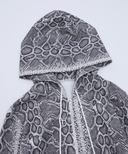 BLONDEY(ブロンディ)の「CROPPED ZIP HOODIE(パーカー・レディース・パイソン/カモフラージュ・FREE)」の7枚目の写真