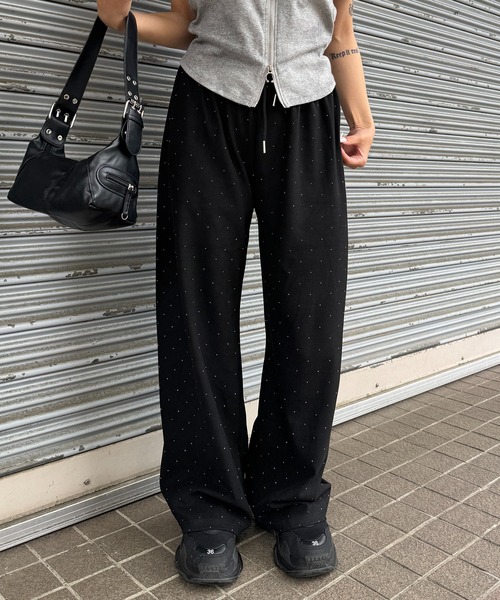 lilful(リルフル)の「【26年春夏新作】ビジュー ドット ストレートスウェットパンツ(スウェットパンツ・レディース・ブラック/グレー・L/M)」の4枚目の写真
