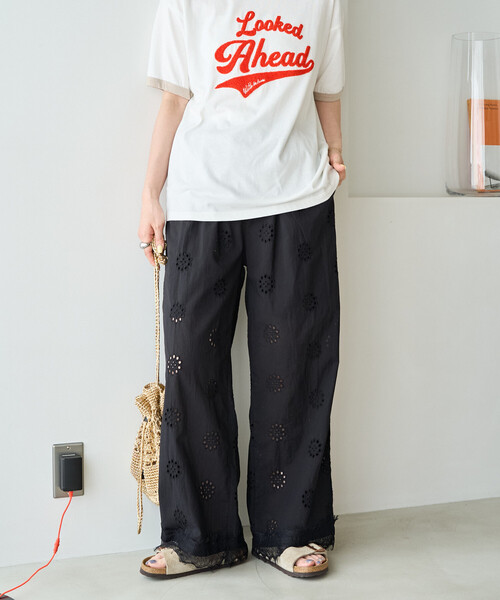 FREAK'S STORE(フリークスストア)の「限定展開 カットワーク 刺繍 ルーズパンツ(その他パンツ・レディース・オフホワイト/ブラック・SMALL/MEDIUM)」の5枚目の写真