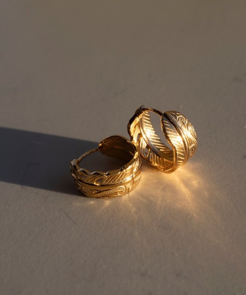 IRIEBEACH(アイリービーチ)の「feather hoop pierce/【ハワイアンジュエリー】【サージカルステンレス】【金属アレルギー対応】【IRIEBEACH / アイリービーチ】つけっぱなしOK(ピアス(片耳用)・レディース・ゴールド/ピンク/シルバー・FREE)」の4枚目の写真
