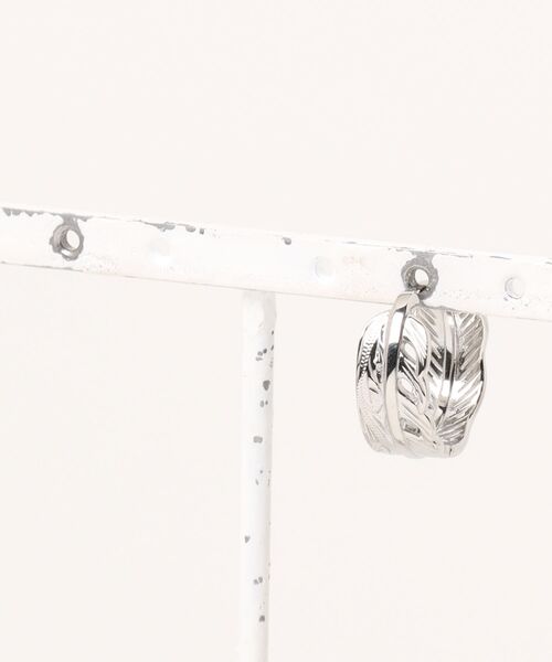 IRIEBEACH(アイリービーチ)の「feather hoop pierce/【ハワイアンジュエリー】【サージカルステンレス】【金属アレルギー対応】【IRIEBEACH / アイリービーチ】つけっぱなしOK(ピアス(片耳用)・レディース・ゴールド/ピンク/シルバー・FREE)」の10枚目の写真