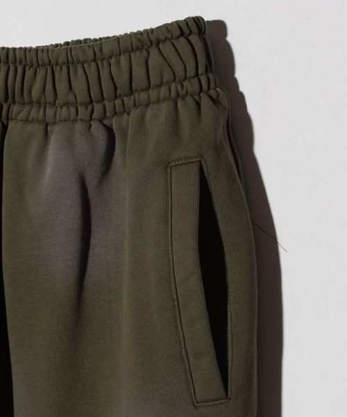 glamb(グラム)の「Distorted Sweat Wide Pants / ディストーテッドスウェットワイドパンツ(その他パンツ・メンズ・ブラック/カーキ・S/M/L)」の21枚目の写真