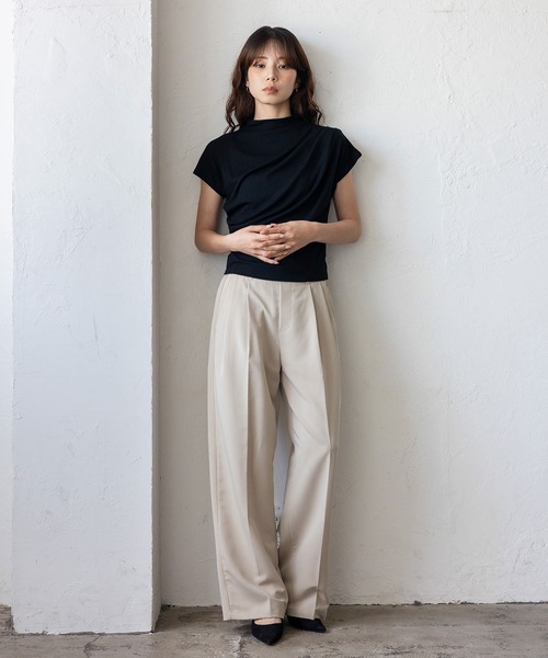 VitaFelice(ヴィータフェリーチェ)の「ドレープギャザーハイネックリブトップス(Tシャツ/カットソー・レディース・ホワイト/ブラック/ベージュ/グリーン・FREE)」の21枚目の写真