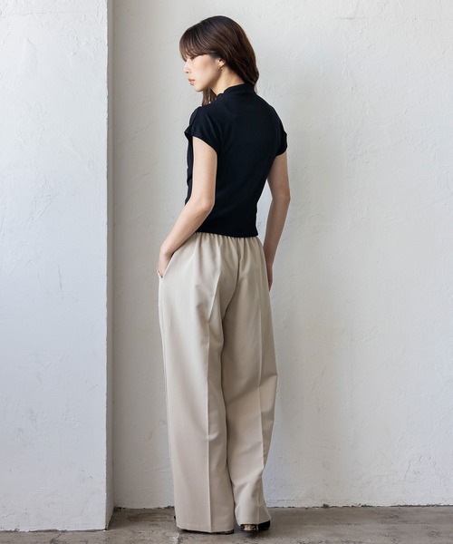 VitaFelice(ヴィータフェリーチェ)の「ドレープギャザーハイネックリブトップス(Tシャツ/カットソー・レディース・ホワイト/ブラック/ベージュ/グリーン・FREE)」の22枚目の写真