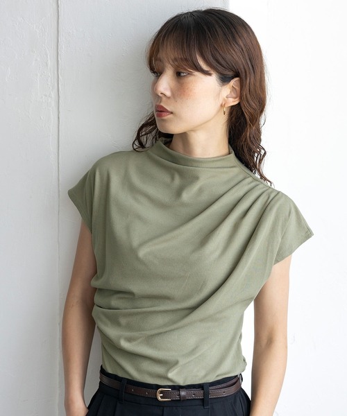 VitaFelice(ヴィータフェリーチェ)の「ドレープギャザーハイネックリブトップス(Tシャツ/カットソー・レディース・ホワイト/ブラック/ベージュ/グリーン・FREE)」の12枚目の写真