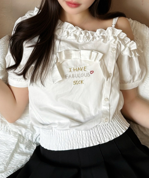 Ada.（エイダ）の「フリルワンショルダー リボンモチーフ ブラウス（シャツ/ブラウス・レディース・ライトブルー/ピンク/ホワイト・FREE）」の2枚目の写真