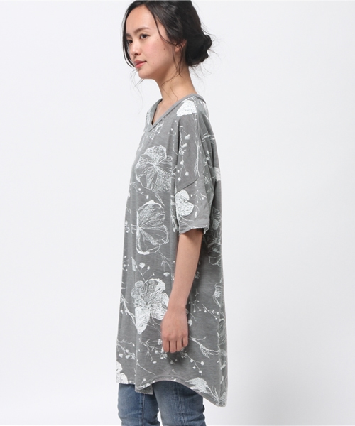 OUTLET(アウトレット)の「【Discoat Parisien】TCスラブ発泡花柄チュニック(Tシャツ/カットソー・レディース・グレー・LARGE)」の3枚目の写真