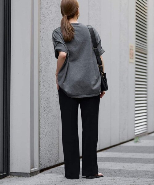 FRAMeWORK(フレームワーク)の「≪一部店舗+WEB限定 / 追加≫オーバーTEE 3(Tシャツ/カットソー・レディース・ホワイト/チャコールグレー/ブルー系その他/ライトグレー・FREE)」の16枚目の写真