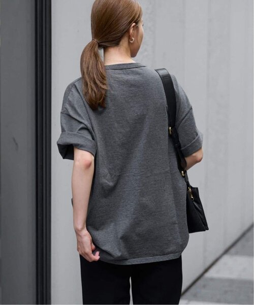 FRAMeWORK(フレームワーク)の「≪一部店舗+WEB限定 / 追加≫オーバーTEE 3(Tシャツ/カットソー・レディース・ホワイト/チャコールグレー/ブルー系その他/ライトグレー・FREE)」の19枚目の写真