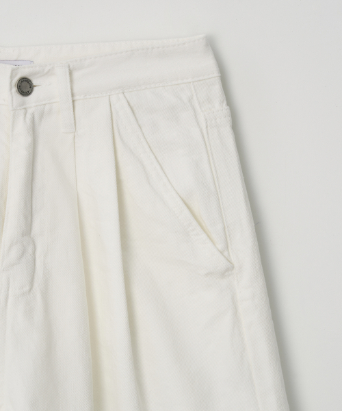 BUTTON UP(ボタンアップ)の「ツーピンタックハーフコットンパンツ(アイボリー)(その他パンツ・レディース・その他・LARGE/MEDIUM/SMALL)」の4枚目の写真