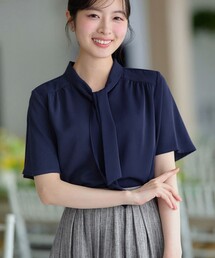 ボウタイブラウス