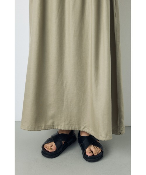 AZUL by moussy（アズールバイマウジー）の「【セットアップ対応】【身長/骨格別着用画像あり】リネンブレンドバルーンシルエットスカート（スカート・レディース・ブラック/ブラウン/ベージュ・MEDIUM/SMALL）」の4枚目の写真