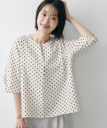 Dessin（デッサン）の「【セットアップ可/UVカット】サッカー素材 キーネックブラウス（シャツ/ブラウス）」