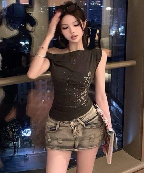 FUNdaysion(ファンデイション)の「ラインストーンスターオフショルトップス(Tシャツ/カットソー・レディース・ダークグレー・M)」の7枚目の写真