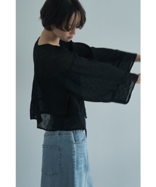 marjour(マージュール)の「SHEER CRINKLE CARDIGAN(カーディガン/ボレロ・レディース・ピンク/ブラック・M)」の15枚目の写真