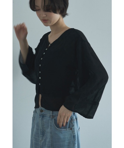 marjour(マージュール)の「SHEER CRINKLE CARDIGAN(カーディガン/ボレロ・レディース・ピンク/ブラック・M)」の16枚目の写真