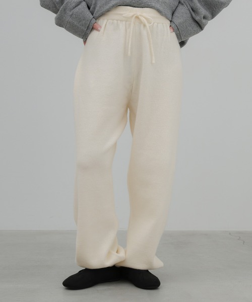 select MOCA(セレクトモカ)の「【ZOZO限定先行販売】ニットパンツ(その他パンツ・レディース・ライトグレー/チャコールグレー/アイボリー/ブラック・LARGE/MEDIUM)」の4枚目の写真