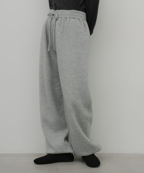 select MOCA(セレクトモカ)の「【ZOZO限定先行販売】ニットパンツ(その他パンツ・レディース・ライトグレー/チャコールグレー/アイボリー/ブラック・LARGE/MEDIUM)」の3枚目の写真