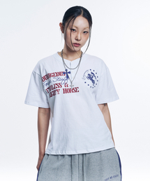 EASY NO EASY（イージーノーイージー）の「ホースレタリングヘンリーネッククロップTシャツ - ホワイト（Tシャツ/カットソー）」
