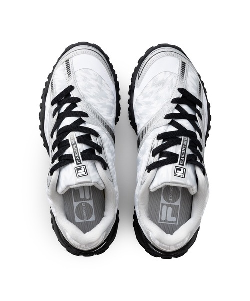 FILA(フィラ)の「FILA ECHAPPE V2 FLASH / フィラエシャッペブイシーブイ2フラッシュ(スニーカー・レディース・シルバーグレー・23.0cm/23.5cm/24.0cm/24.5cm/25.0cm/25.5cm/26.0cm)」の2枚目の写真