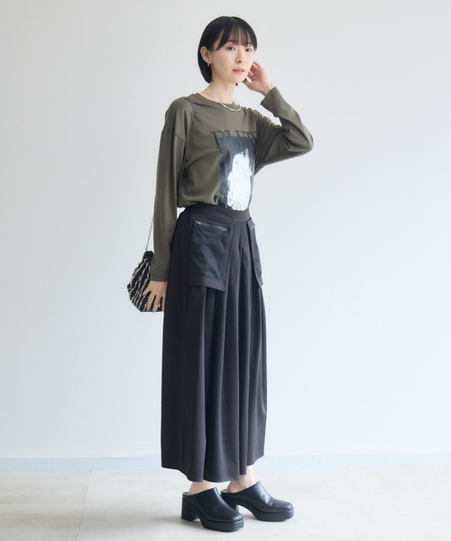 Paradise Picnic(パラダイスピクニック)の「33℃ 接触冷感 箔ペイント掠れラバーTシャツ(Tシャツ/カットソー・レディース・ホワイト/ブラック/カーキ・FREE)」の17枚目の写真