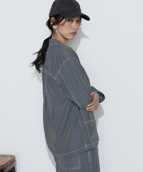 COMME CA Wardrobe(コムサワードローブ)の「〔 +サイズ 〕 ヒッコリー カバーオール(その他アウター・レディース・ホワイト/インディゴブルー・13号)」の9枚目の写真