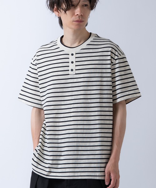 improves(インプローブス)の「フェイクレイヤード ヘンリーネックデザイン ボーダー 半袖Tシャツ(Tシャツ/カットソー・メンズ・ブラック/グレー/ベージュ・LARGE/MEDIUM)」の8枚目の写真