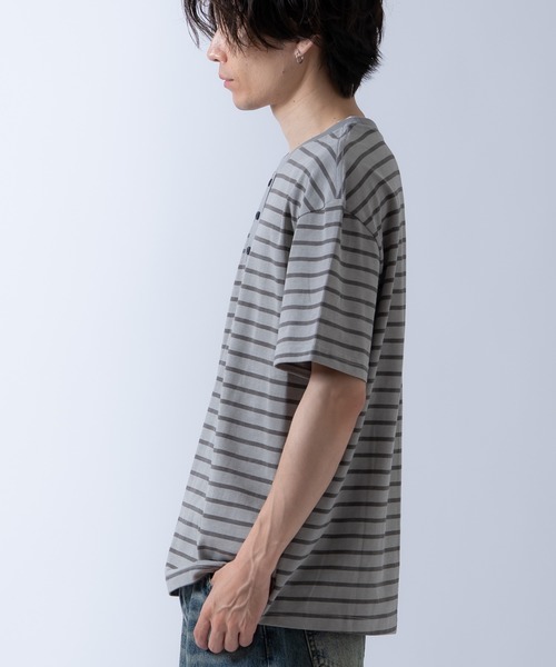 improves(インプローブス)の「フェイクレイヤード ヘンリーネックデザイン ボーダー 半袖Tシャツ(Tシャツ/カットソー・メンズ・ブラック/グレー/ベージュ・LARGE/MEDIUM)」の17枚目の写真