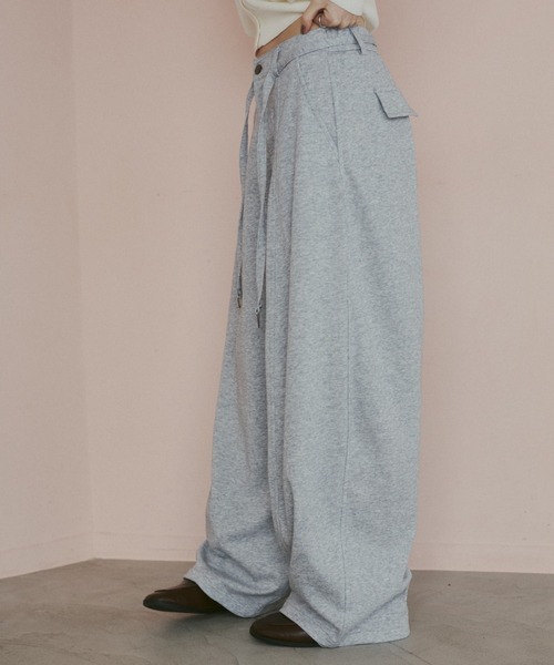 ELTONE（エルトーン）の「ベルトディテールワイドスウェットパンツ（その他パンツ・レディース・グレー/ブラック・SMALL/MEDIUM）」の16枚目の写真