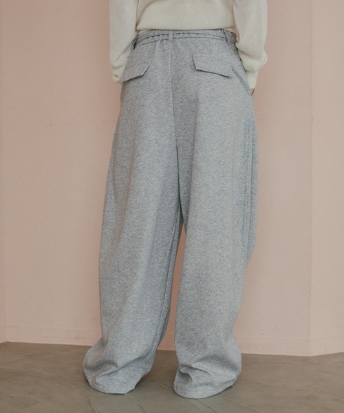 ELTONE（エルトーン）の「ベルトディテールワイドスウェットパンツ（その他パンツ・レディース・グレー/ブラック・SMALL/MEDIUM）」の17枚目の写真