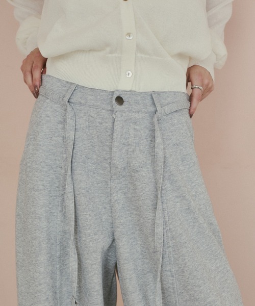 ELTONE（エルトーン）の「ベルトディテールワイドスウェットパンツ（その他パンツ・レディース・グレー/ブラック・SMALL/MEDIUM）」の19枚目の写真