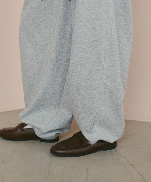 ELTONE（エルトーン）の「ベルトディテールワイドスウェットパンツ（その他パンツ・レディース・グレー/ブラック・SMALL/MEDIUM）」の20枚目の写真
