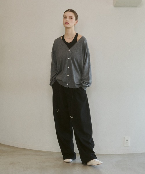 ELTONE（エルトーン）の「ベルトディテールワイドスウェットパンツ（その他パンツ・レディース・グレー/ブラック・SMALL/MEDIUM）」の10枚目の写真