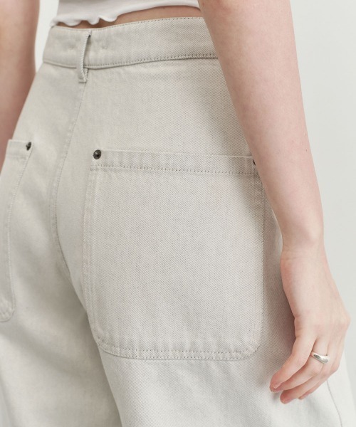 Studio Doe(スタジオドー)の「Studio Doe SOFT HABIT - A-LINE WOVEN DENIM SIX-POI(その他パンツ・レディース・オフホワイト・SMALL)」の2枚目の写真