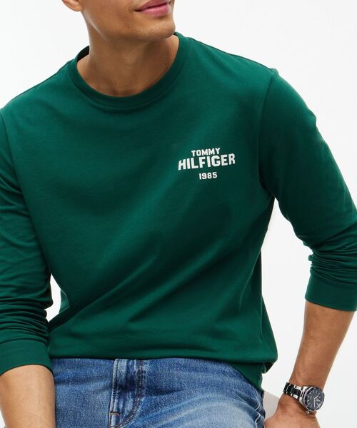 TOMMY HILFIGER(トミーヒルフィガー)の「1985グラフィックロングスリーブTシャツ(Tシャツ/カットソー・メンズ・ホワイト/ネイビー/グリーン・MEDIUM/SMALL/LARGE/X-LARGE)」の9枚目の写真