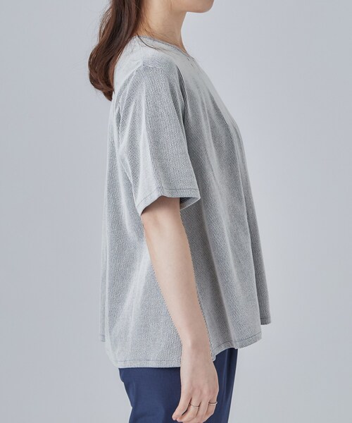 SHOO・LA・RUE（シューラルー）の「【洗濯機可/S-LL】インせずすっきり見え ストライプ柄タックトップス（Tシャツ/カットソー・レディース・ネイビー系2/ワイン系1/グレー系その他3・02/01/04/03）」の4枚目の写真