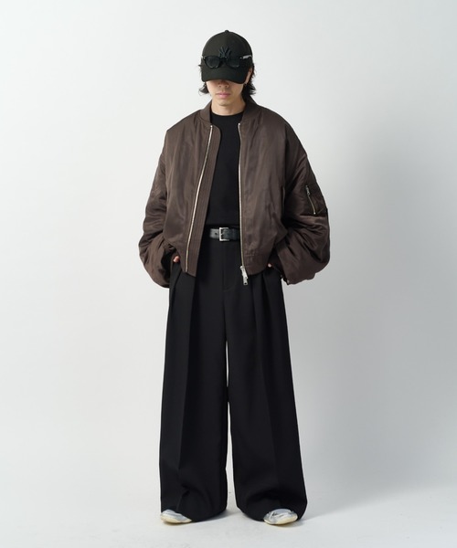 Lui's（ルイス）の「【Neucon】SHIRRING ARM DOUBLE ZIP MA-1 / シャーリングアームダブルジップボンバージャケット / MA1（MA-1・メンズ・ブラック/チャコールグレー・1/2）」の22枚目の写真